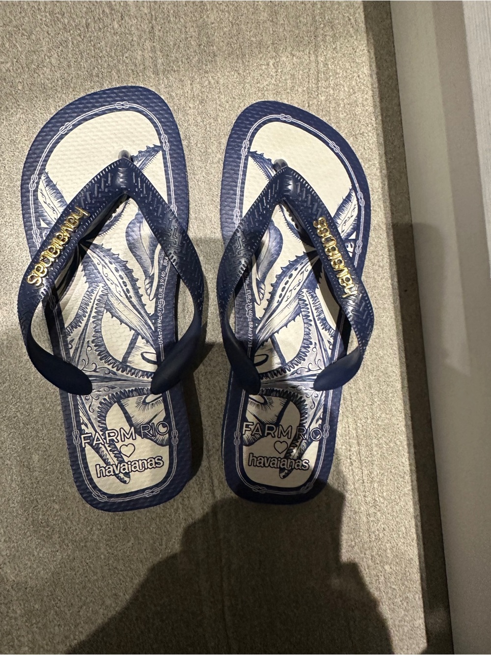 Havaianas Farm Rio NEVER WORN Navy & White Printed Flip Flops